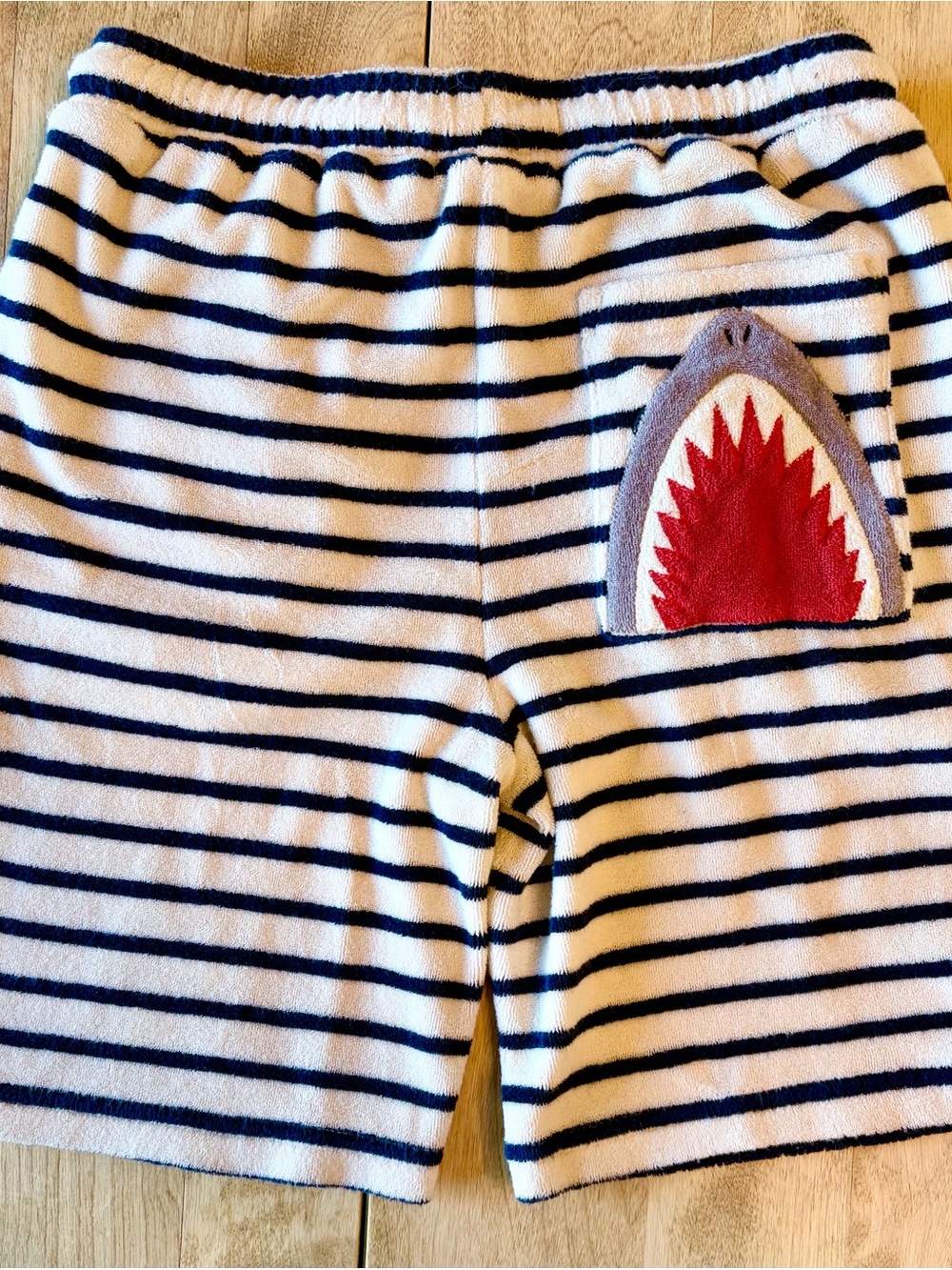 Boden Kids toweling terry Navy Stripe Shark Patch pocket Shorts drawstring EUC